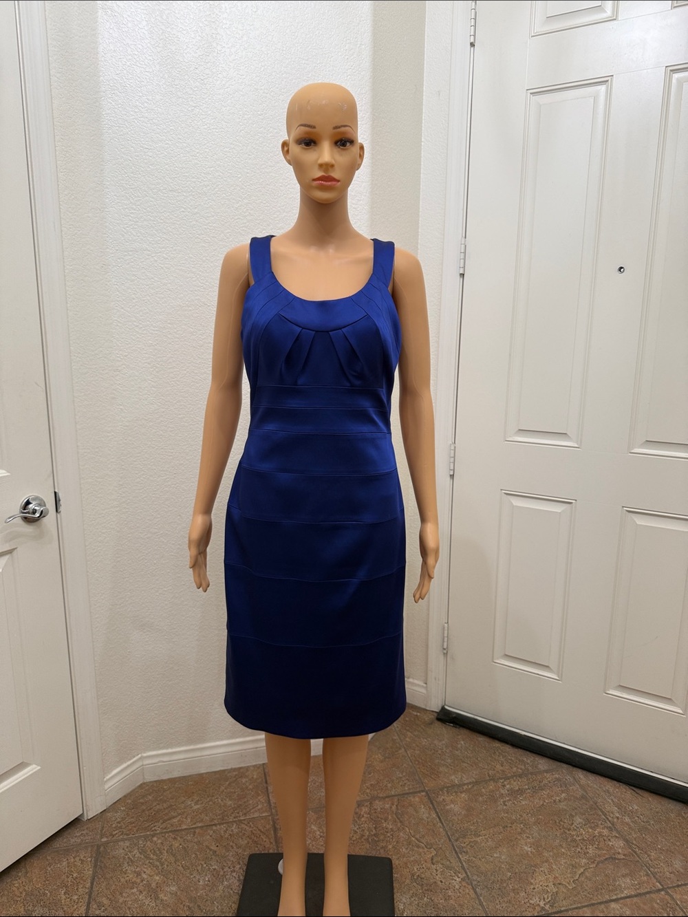 Cache Royal Blue Pleated Scoop Neck Midi Sheath Dress Size 8 Sleeveless Slimming